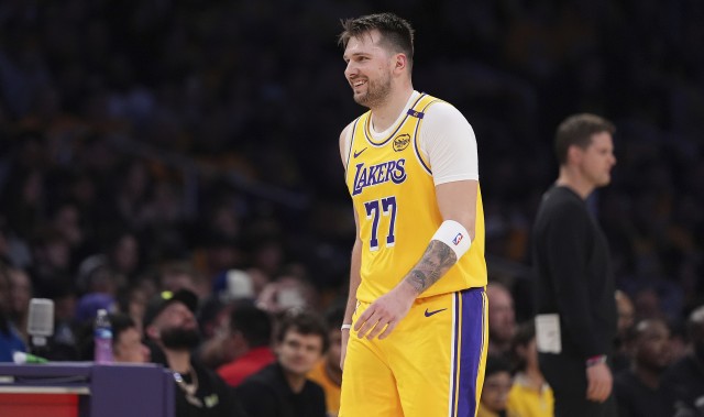 九游iOS版-东契奇：NBA若举办1v1比赛，决赛会是文班亚马对阵欧文