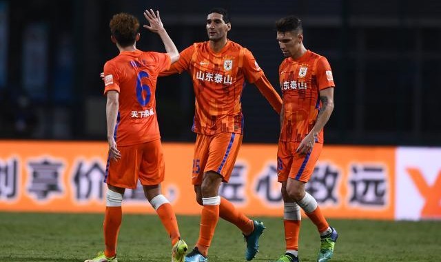 九游游戏中心-泰山8比0一战创造多项纪录 雷神差1球可比肩大羽