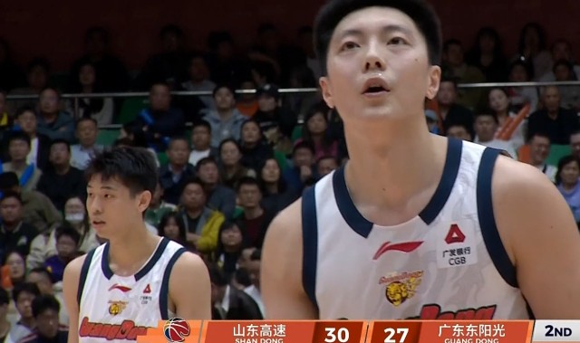 在线娱乐-CBA：徐杰6中1终结三连胜，外援8失误，高诗岩15+6晃倒徐杰