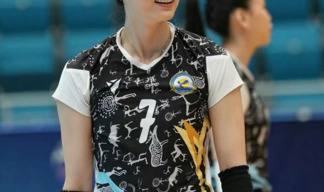 留洋扬威！缪伊雯率队冲决赛，王艺竹狂砍34分，越南媒体盛赞|女排|杰特|哈萨克斯坦女排|中国女排|球队_新浪体育_新浪新闻